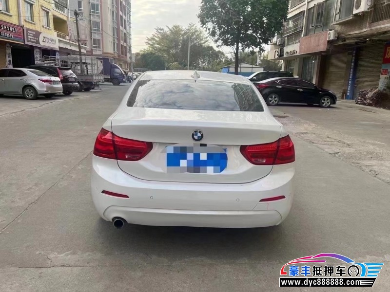 19年宝马1系轿车抵押车出售