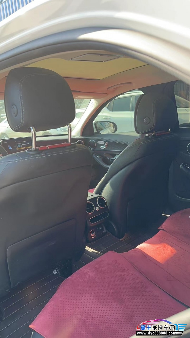 21年奔驰C轿车抵押车出售