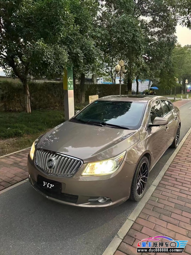 10年别克君越轿车抵押车出售