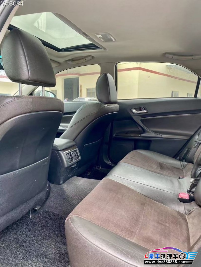 14年丰田锐志轿车抵押车出售