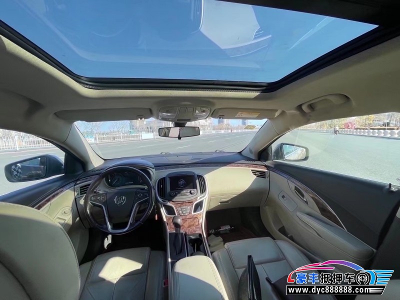 15年别克君越轿车抵押车出售