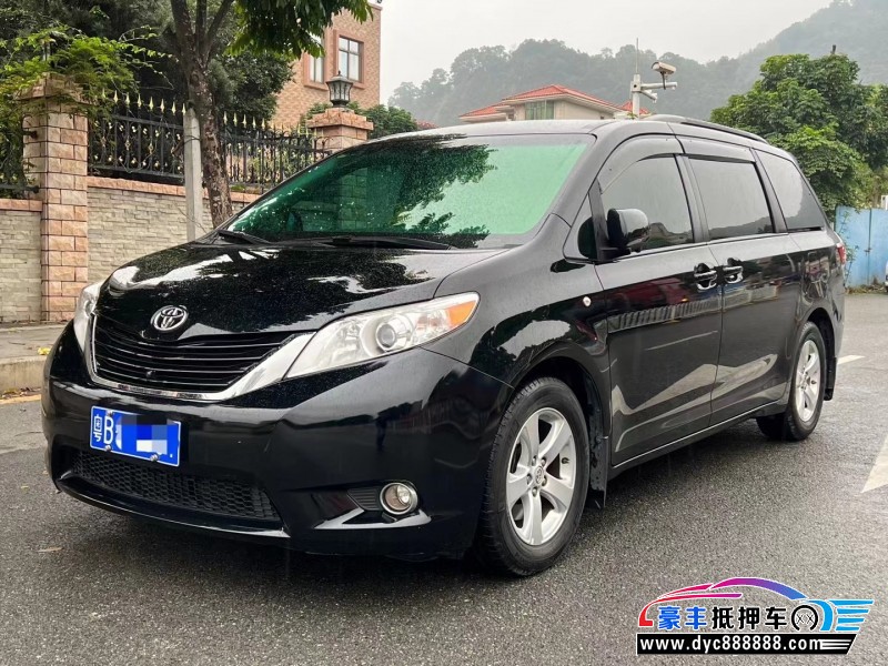 18年丰田塞纳轿车抵押车出售