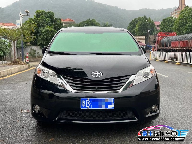 18年丰田塞纳轿车抵押车出售