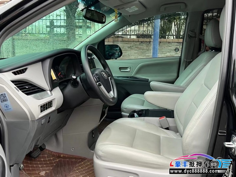 18年丰田塞纳轿车抵押车出售