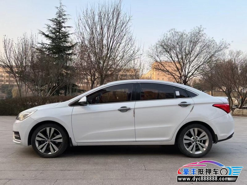 17年奇瑞艾瑞泽5轿车抵押车出售