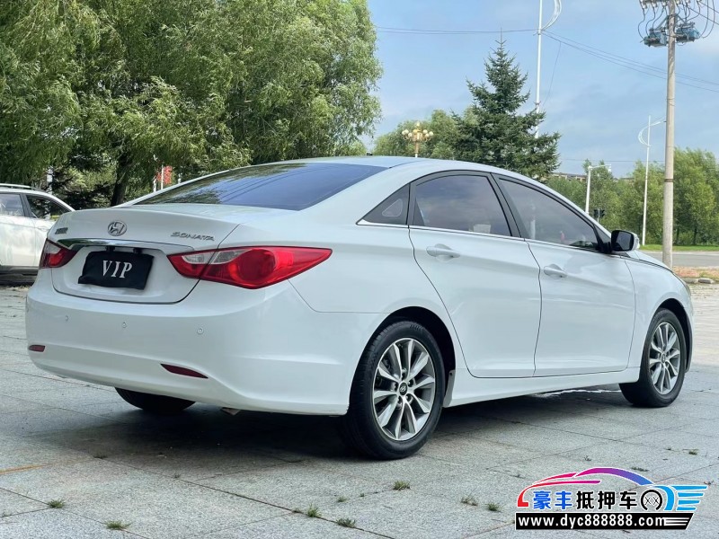 15年现代索纳塔轿车抵押车出售