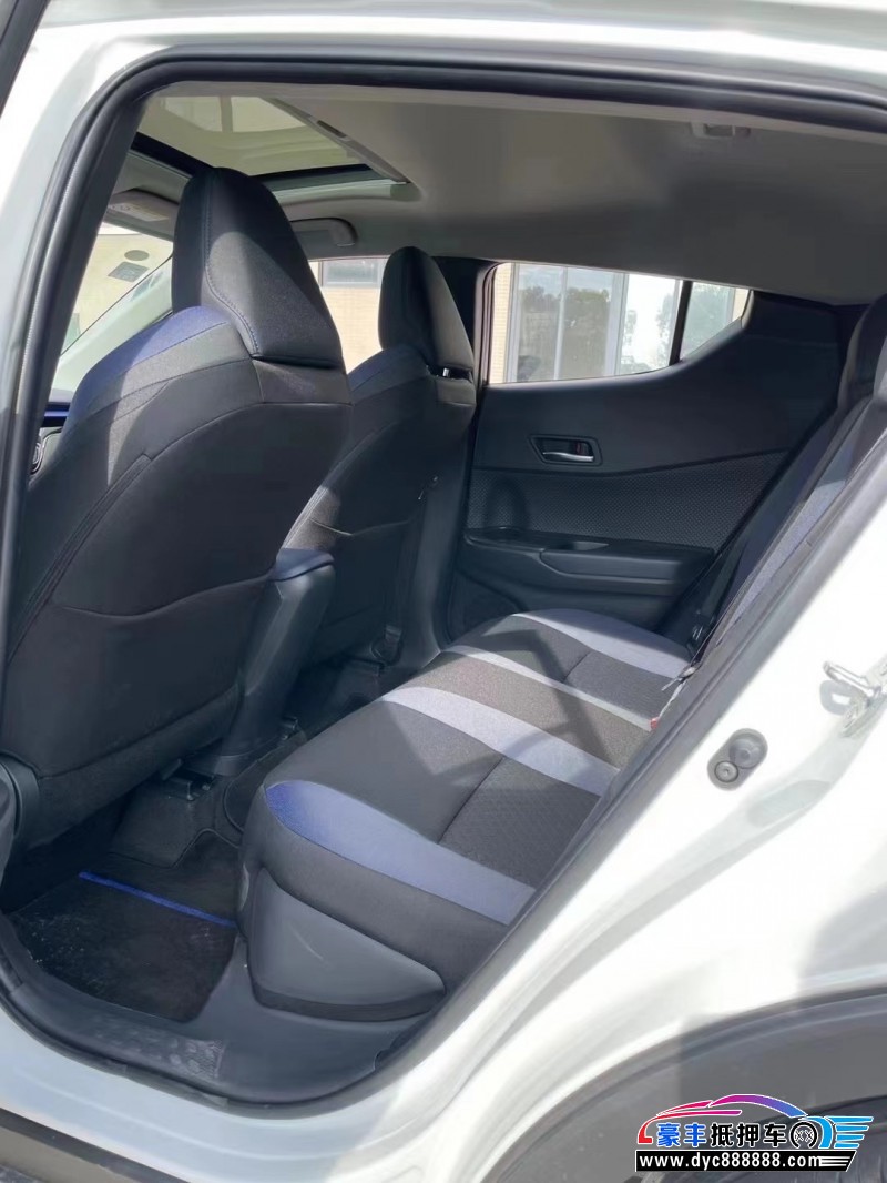 22年丰田C-HR轿车抵押车出售