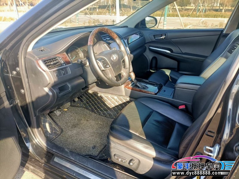 17年丰田凯美瑞轿车抵押车出售