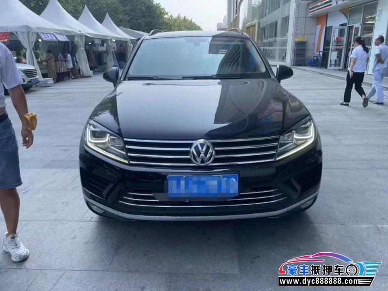 16年大众途锐SUV抵押车出售