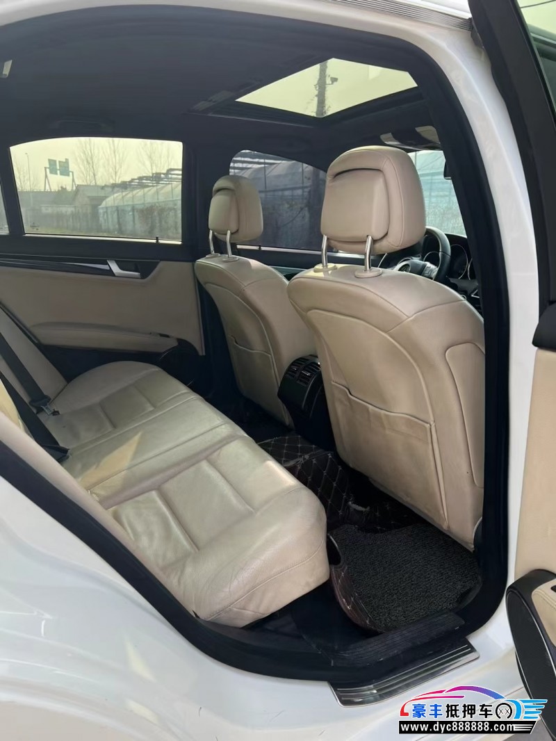 13年奔驰C轿车抵押车出售