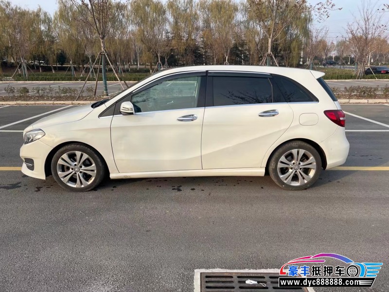 15年奔驰B级轿车抵押车出售