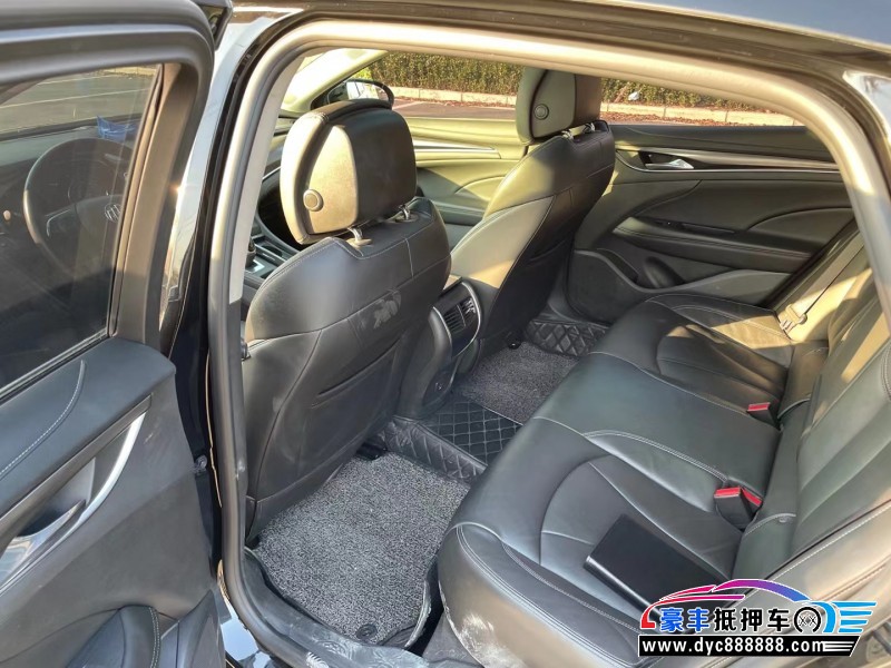 20年别克君越轿车抵押车出售