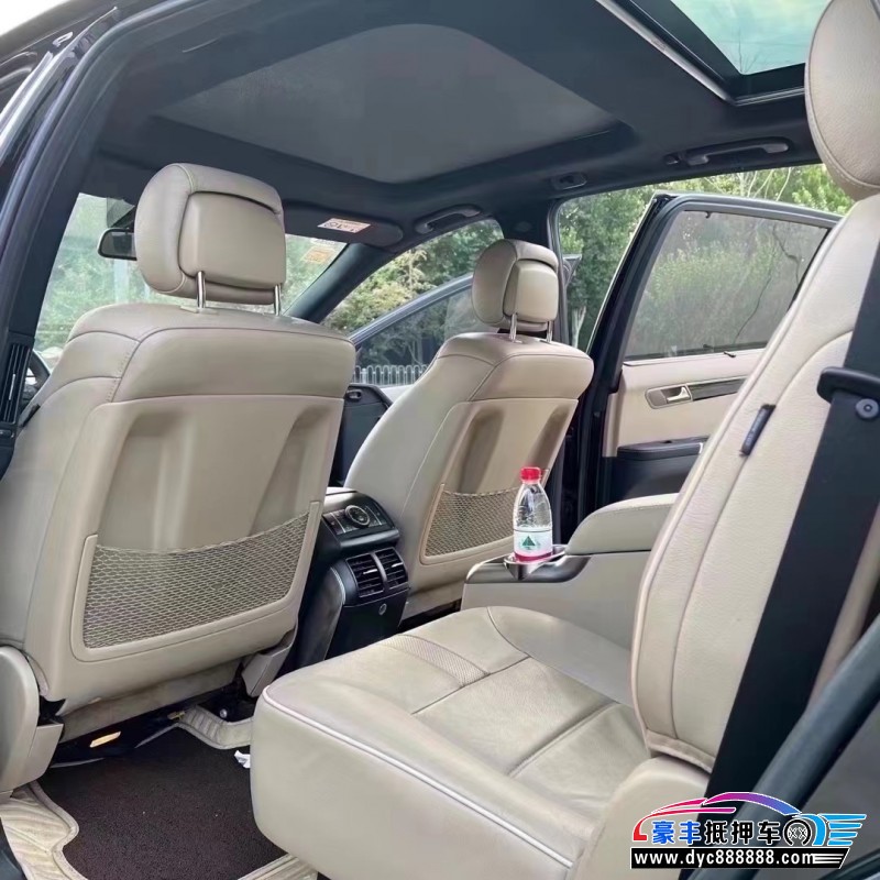 15年奔驰R级轿车抵押车出售