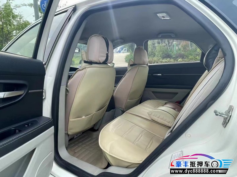 15年北汽绅宝D50轿车抵押车出售