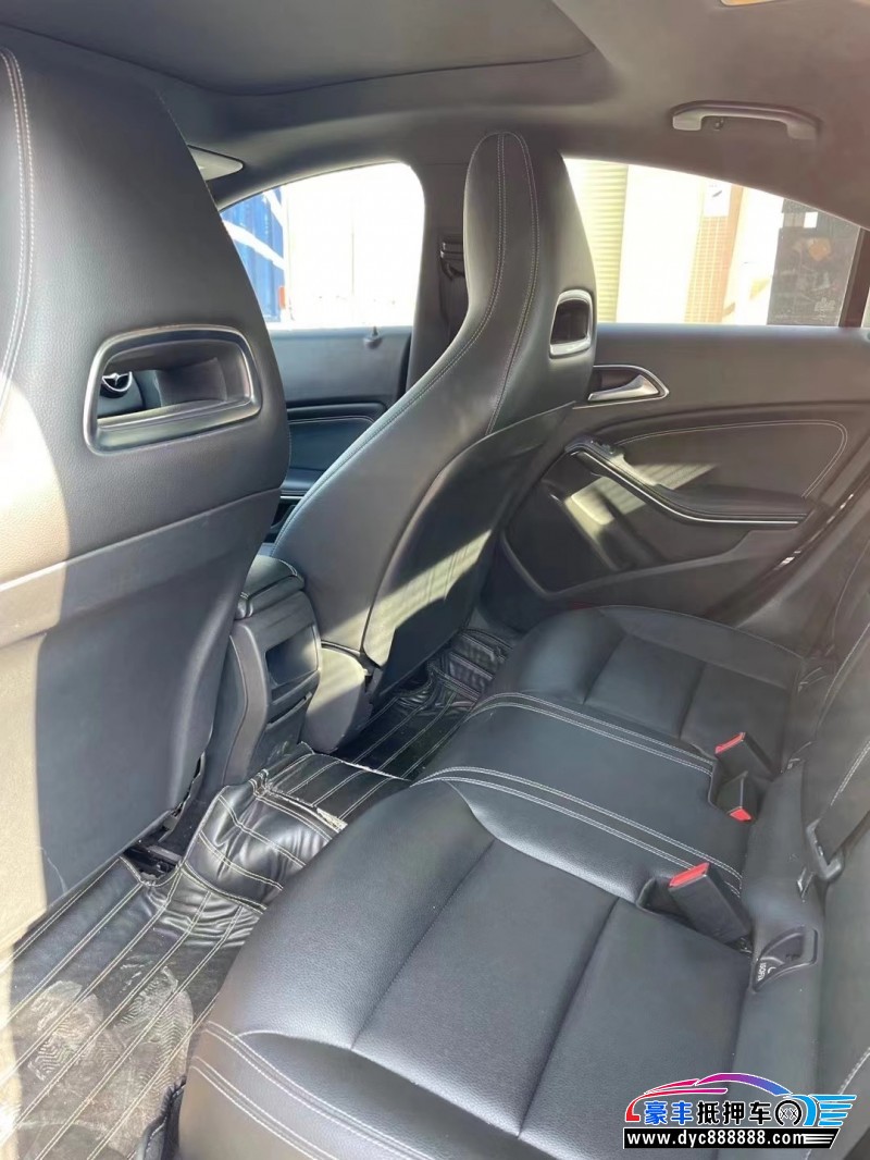 17年奔驰CLA轿车抵押车出售