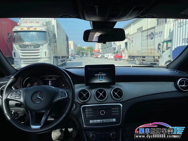 17年奔驰CLA轿车抵押车出售