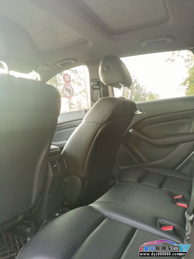 15年奔驰B级轿车抵押车出售