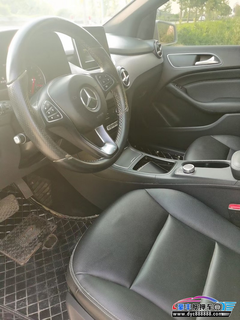 15年奔驰B级轿车抵押车出售