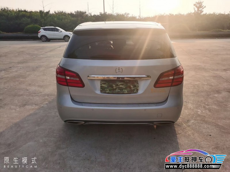 15年奔驰B级轿车抵押车出售