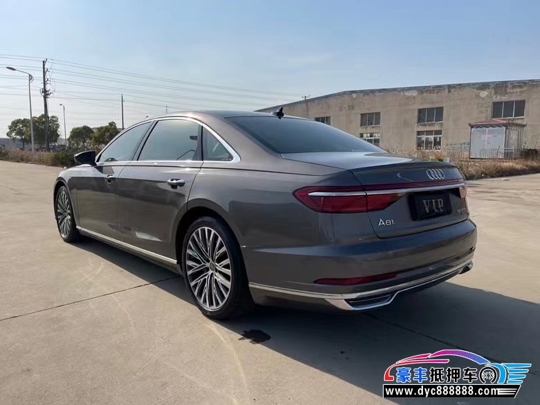 18年奥迪A8轿车抵押车出售