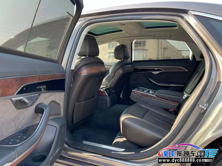 18年奥迪A8轿车抵押车出售