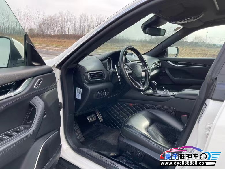 17年玛莎拉蒂莱万特轿车抵押车出售