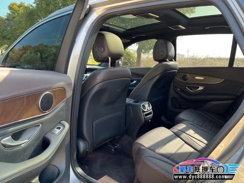 20年奔驰GLC轿车抵押车出售