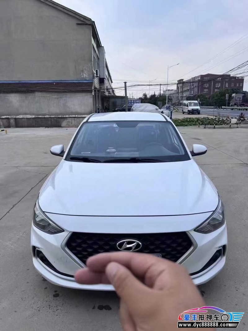 20年现代悦动轿车抵押车出售