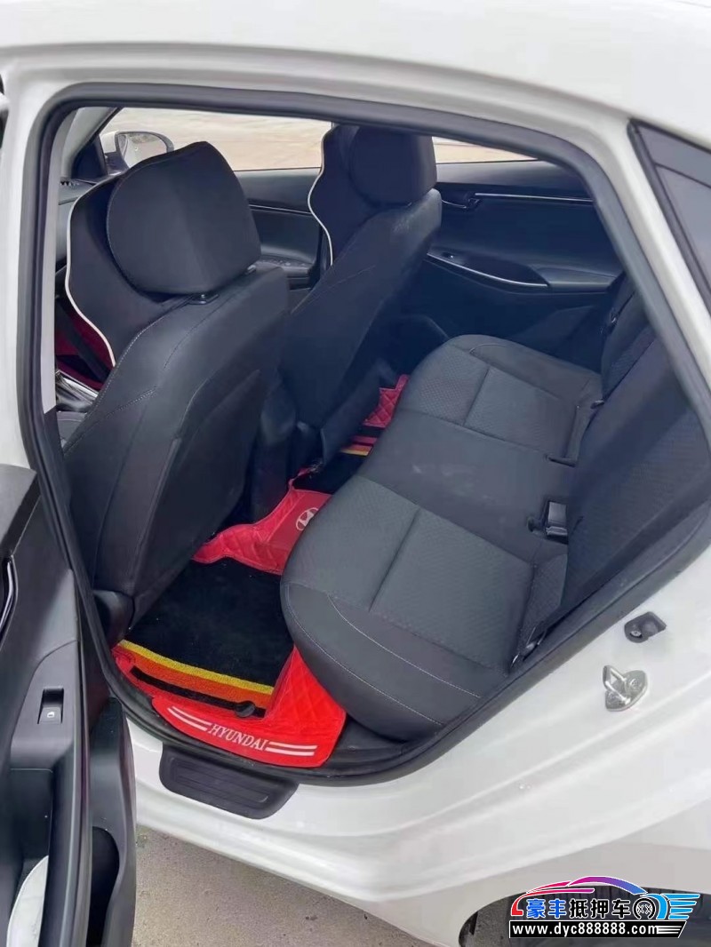 20年现代悦动轿车抵押车出售