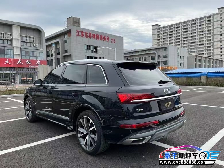 21年奥迪Q7轿车抵押车出售