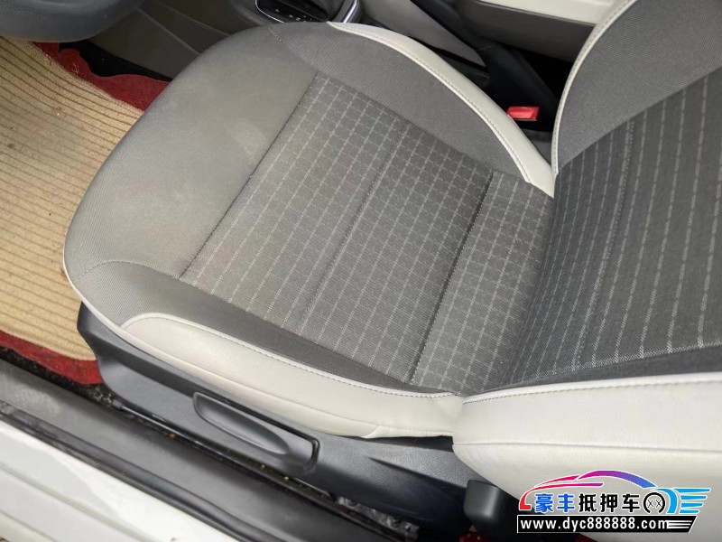 15年大众polo轿车抵押车出售