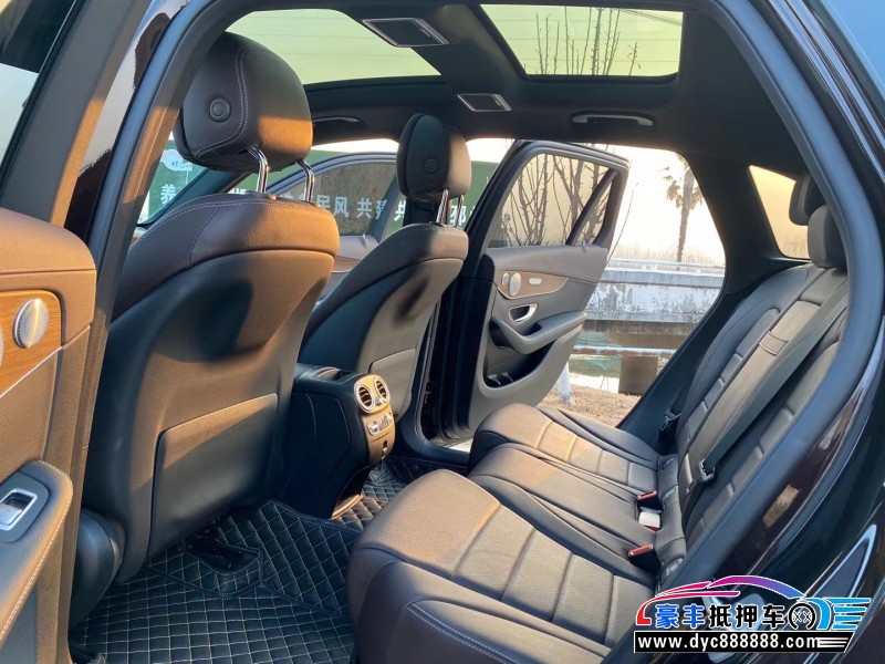 21年奔驰GLC轿车抵押车出售