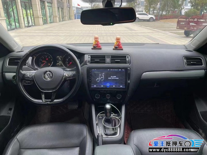 17年大众速腾轿车抵押车出售