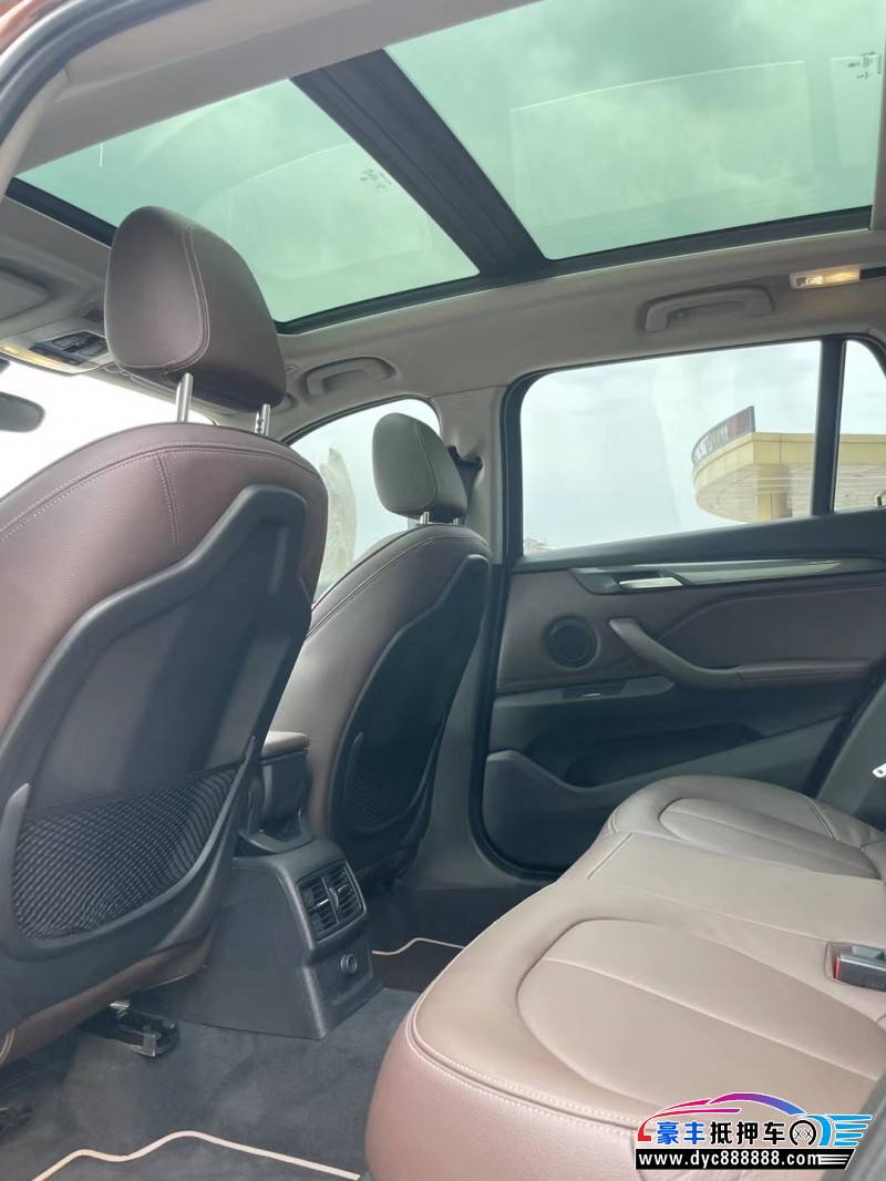 20年宝马2系轿车抵押车出售