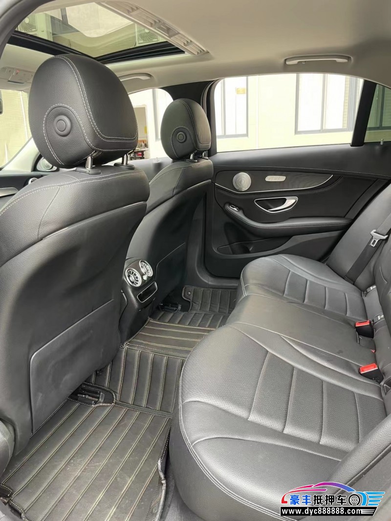 20年奔驰C级轿车抵押车出售