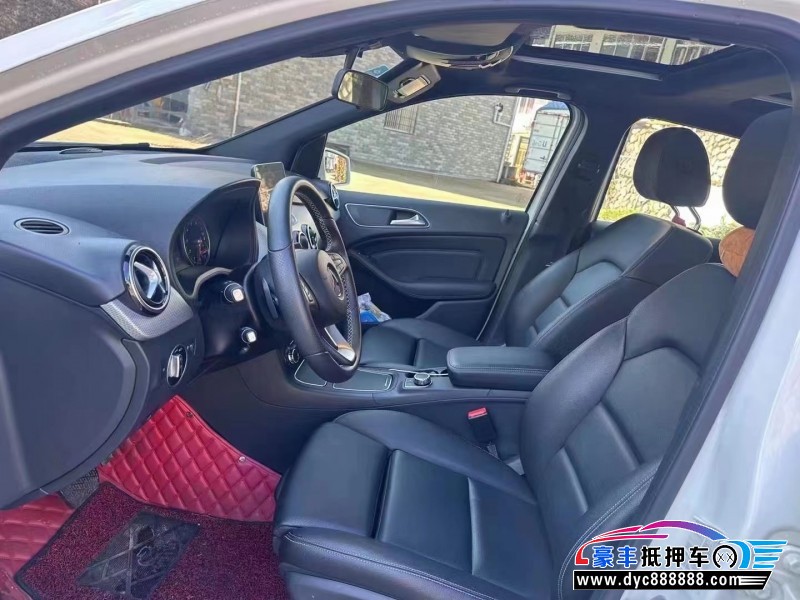 19年奔驰BMPV抵押车出售