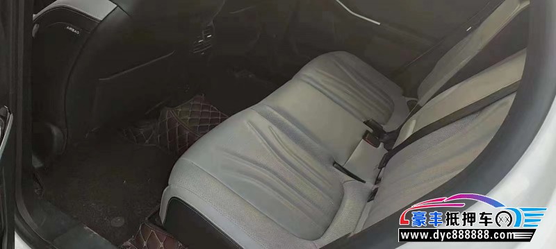 20年福特锐际轿车抵押车出售