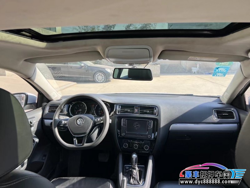 17年大众速腾轿车抵押车出售