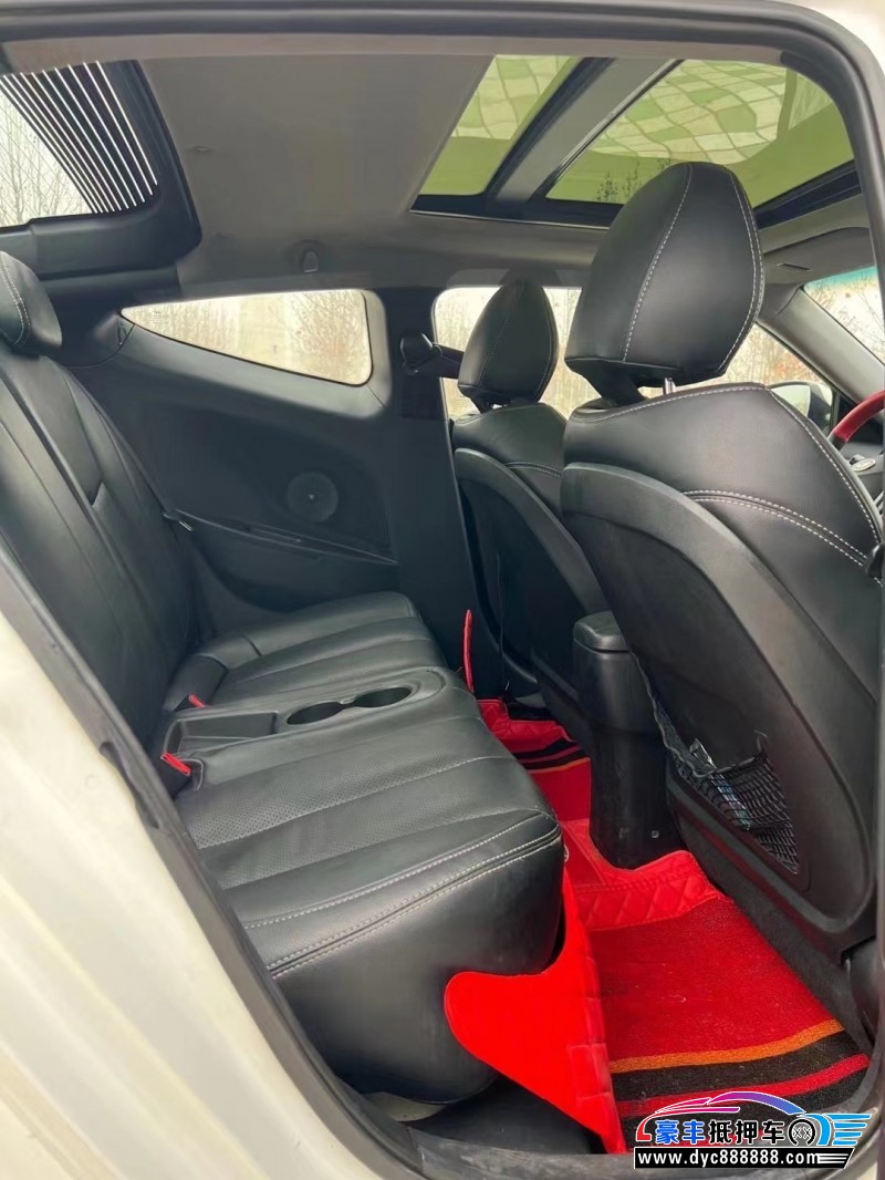 13年现代飞思轿车抵押车出售