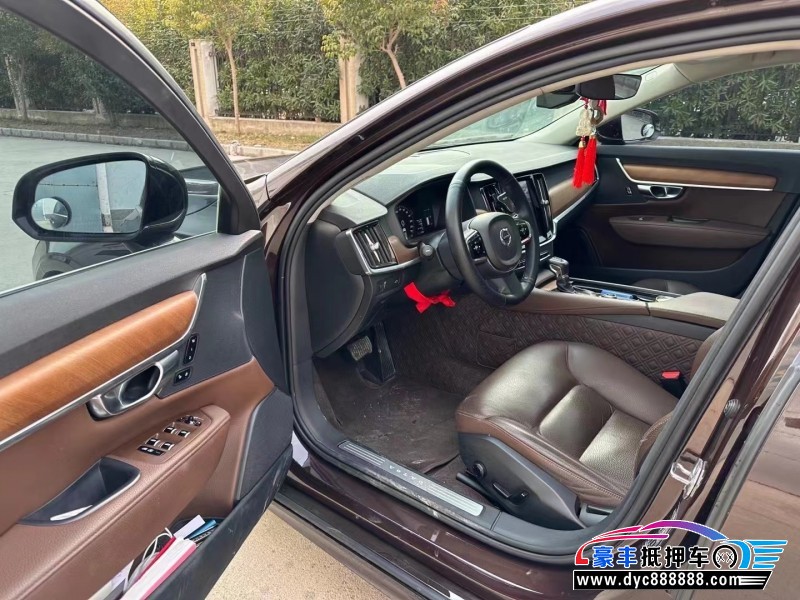 19年沃尔沃S90轿车抵押车出售