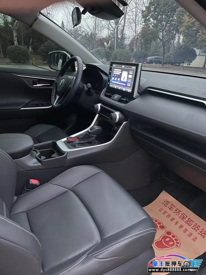 22年丰田威兰达轿车抵押车出售