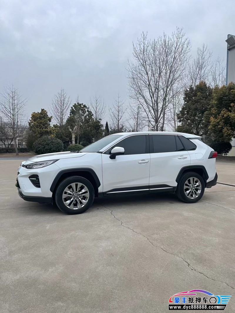 22年丰田威兰达轿车抵押车出售