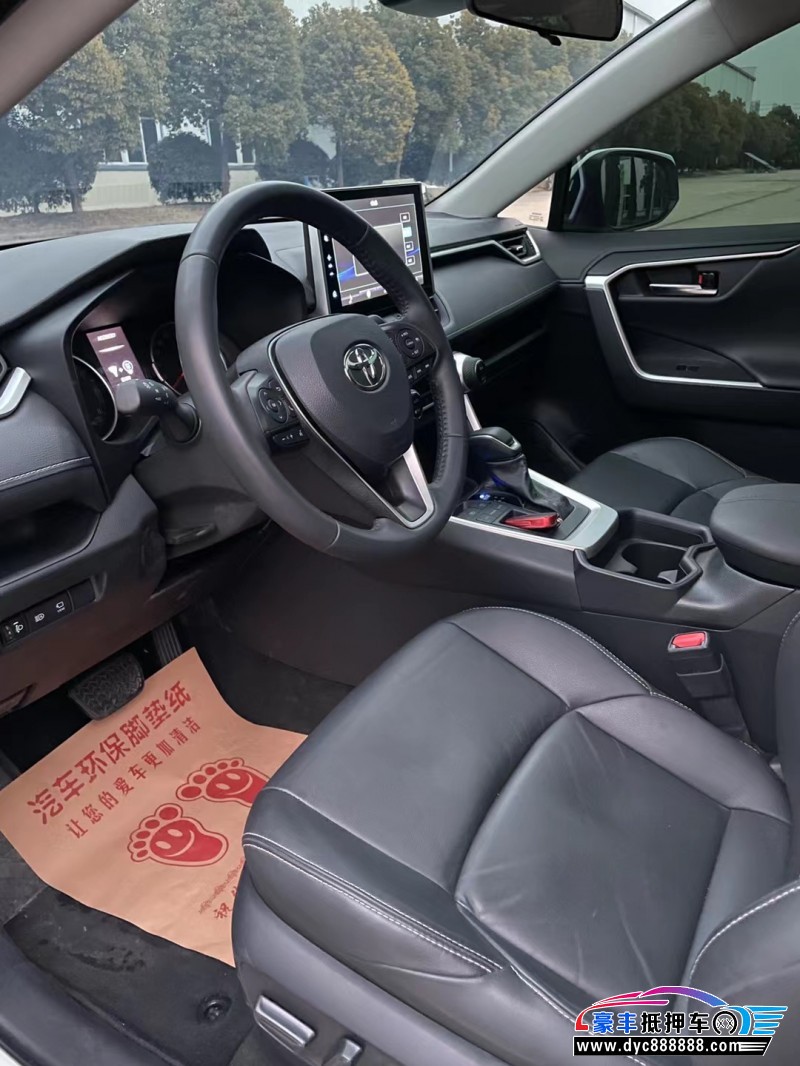 22年丰田威兰达轿车抵押车出售