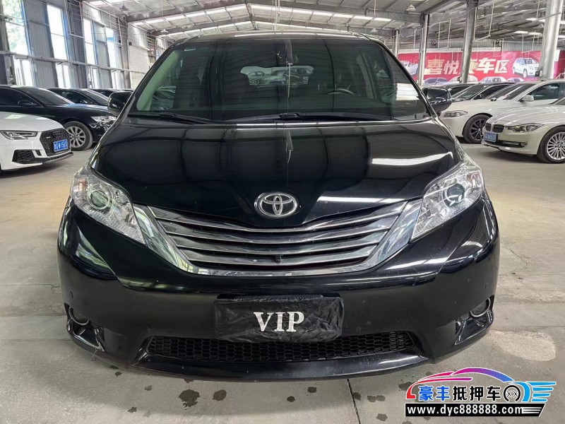 17年丰田塞纳轿车抵押车出售