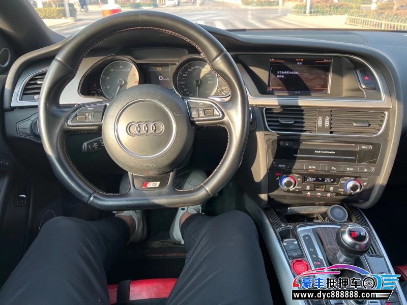 12年奥迪S5轿车抵押车出售