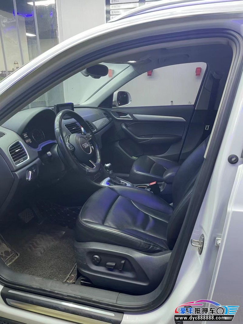 15年奥迪Q3轿车抵押车出售