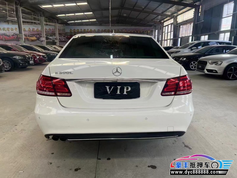 14年奔驰E轿车抵押车出售