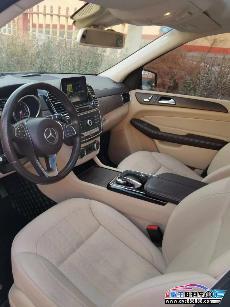 17年奔驰GLE轿车抵押车出售