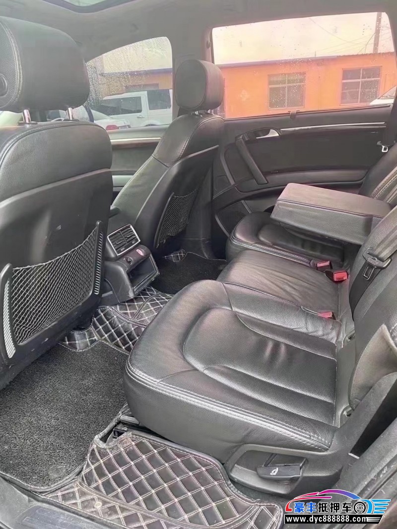 13年奥迪Q7轿车抵押车出售