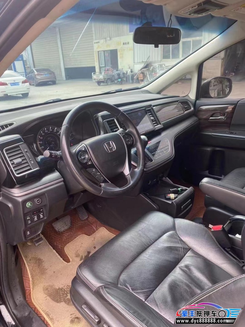 18年本田艾力绅轿车抵押车出售